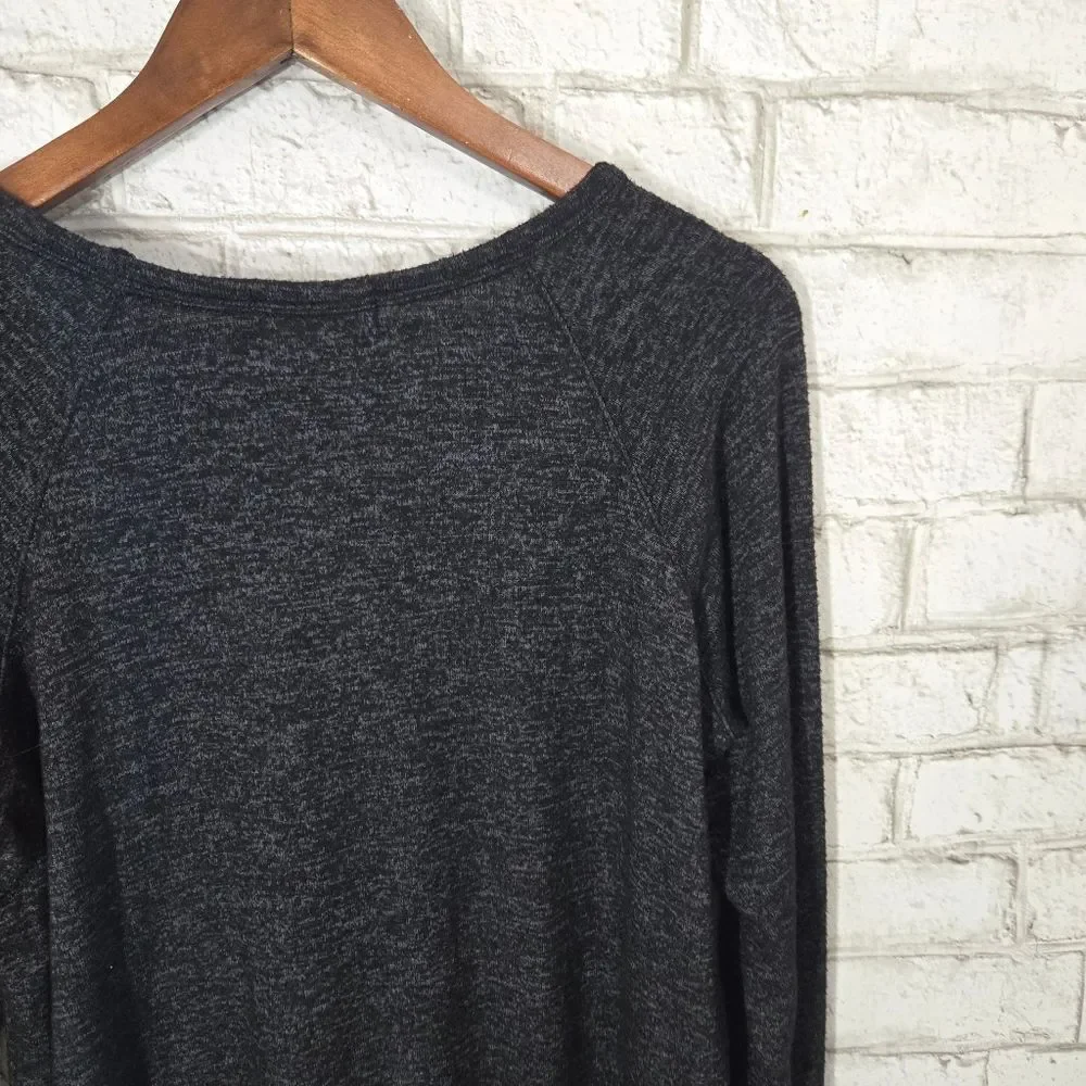 Quinn‎ brand open shoulder sweater